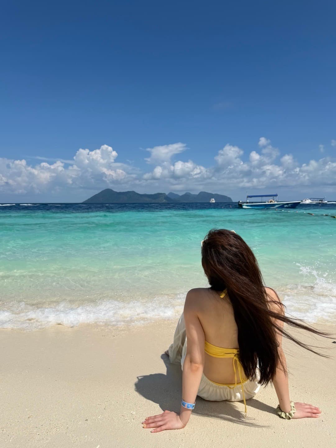 海边发呆的半小时，风把头发吹成海藻色 🌊封面图