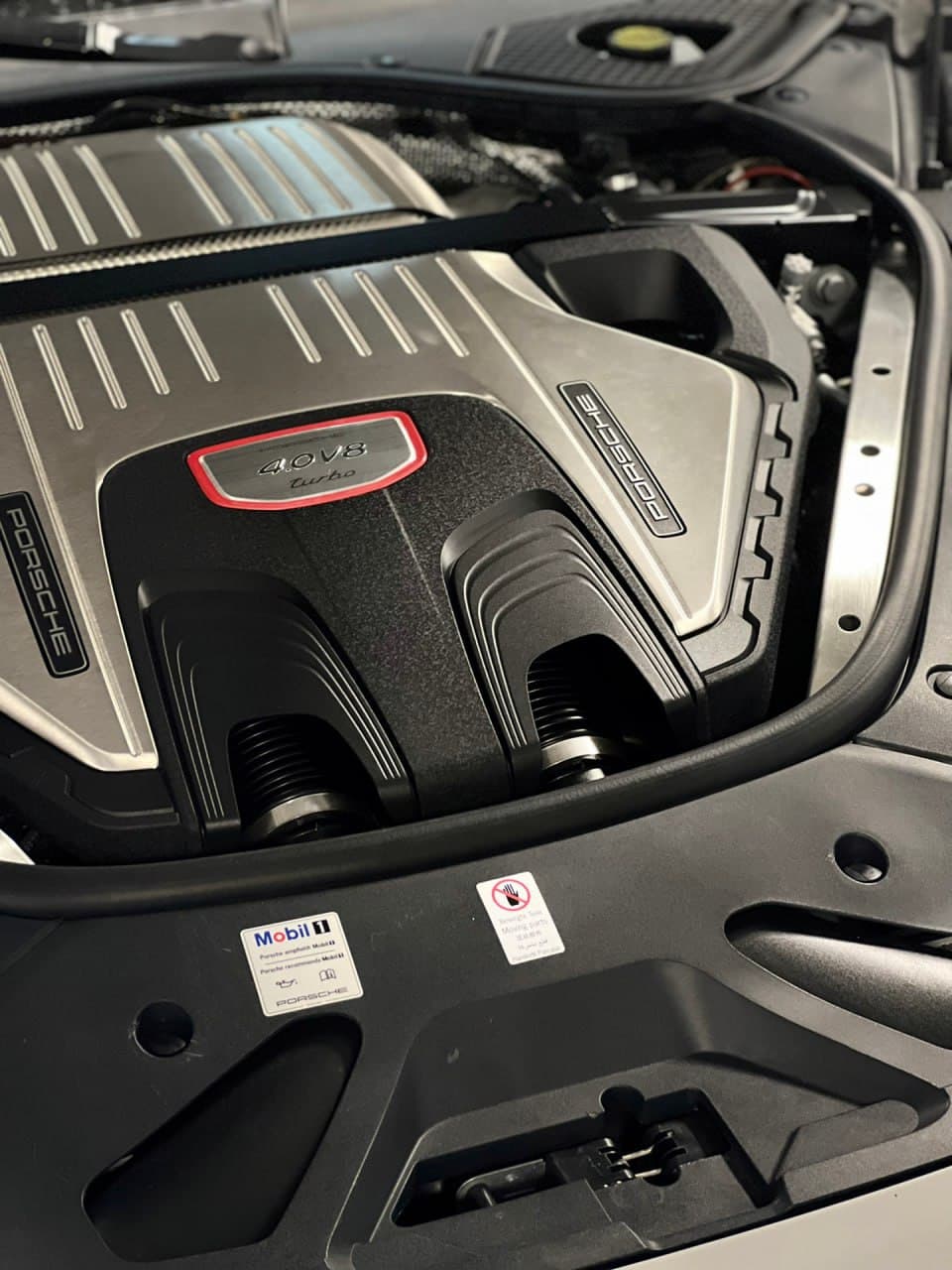 车库日常：4.0 V8 Turbo 的低吼，比早八闹钟更准时封面图