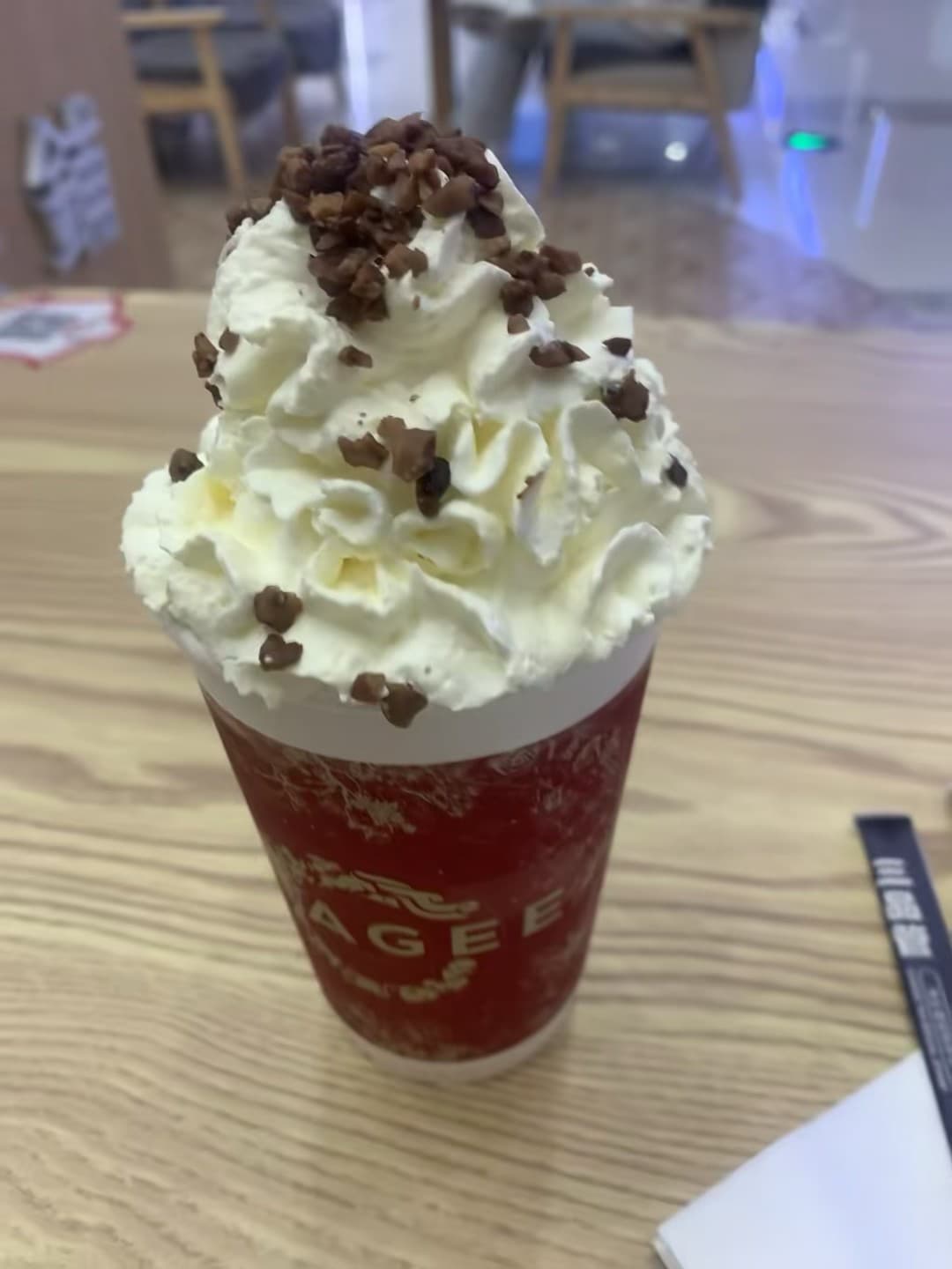 路过街角咖啡店，被这杯奶油顶偷走心情 🧁封面图