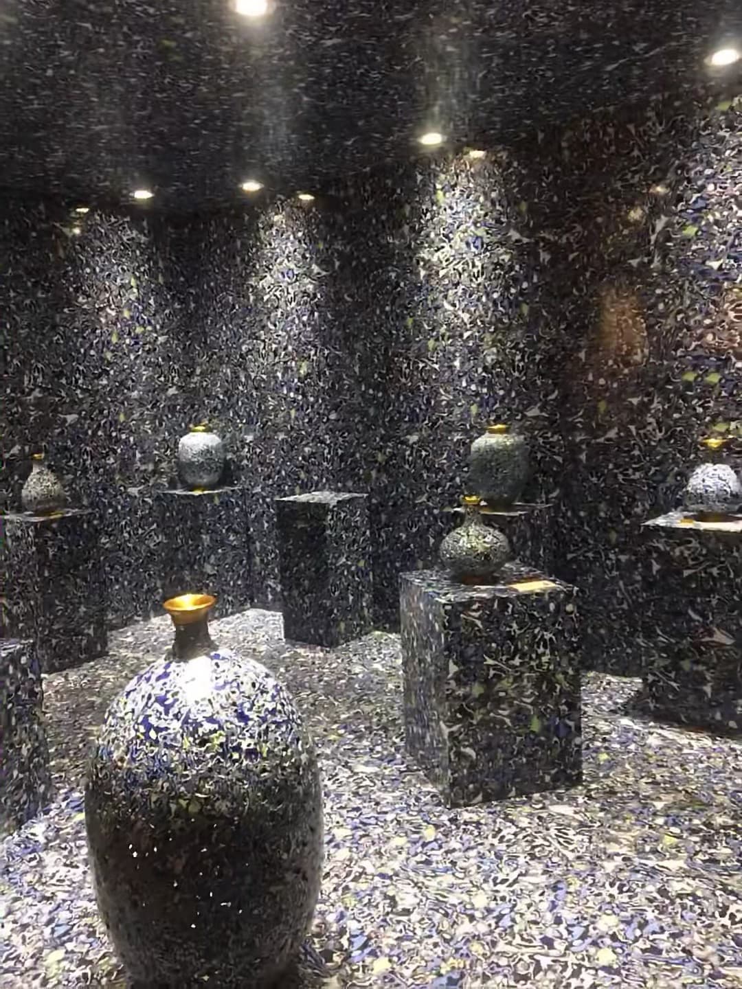 今天在Art Museum的‘星空展厅’愣住了…连天花板都在撒碎钻✨封面图