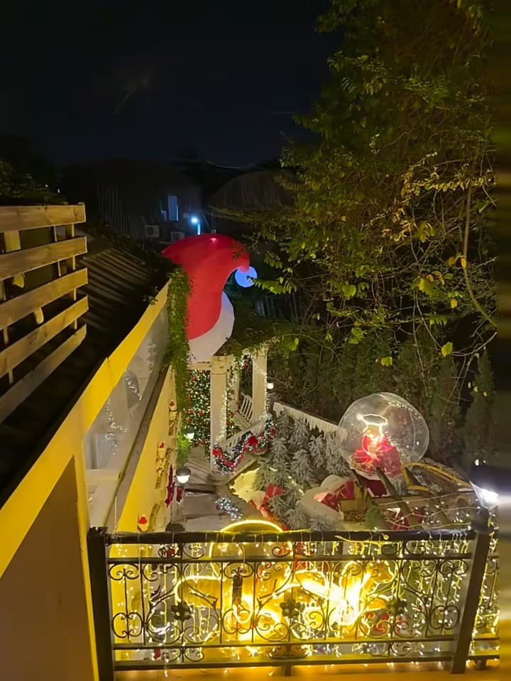 夜巡社区小惊喜：圣诞老人偷偷溜进我家阳台了？ 🎅✨封面图