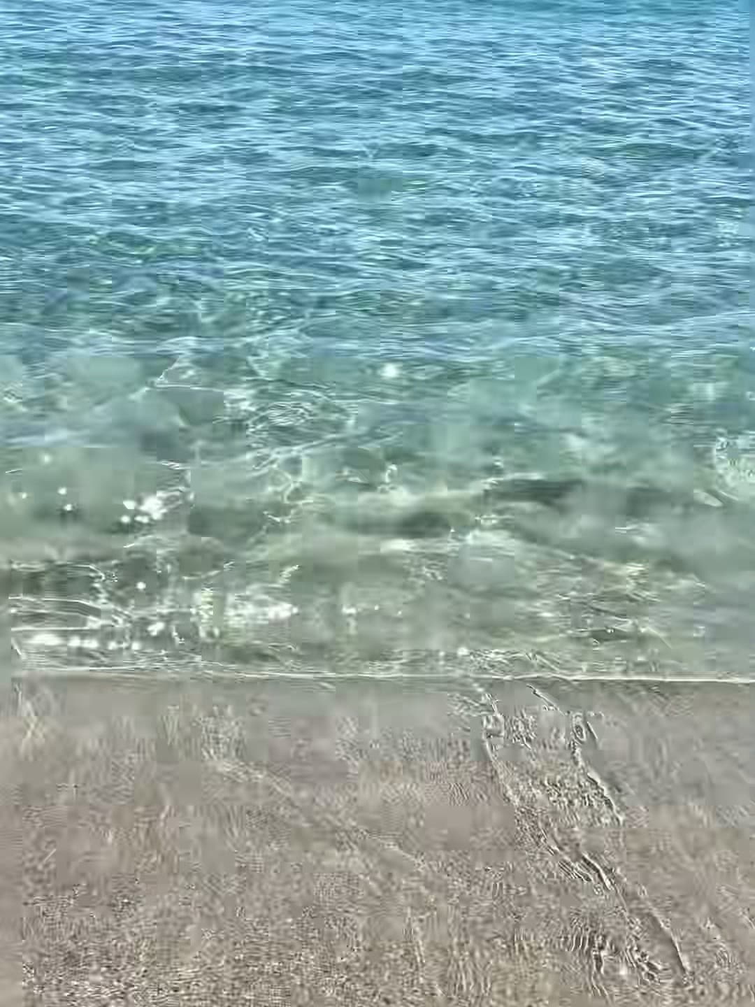 海浪退潮时的沙画，随手一拍像在给沙滩写情书🌊封面图