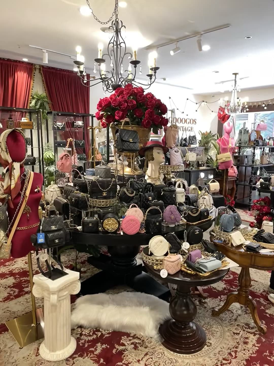 路过这家复古包店，红玫瑰+黑珍珠=我今天的快乐来源封面图