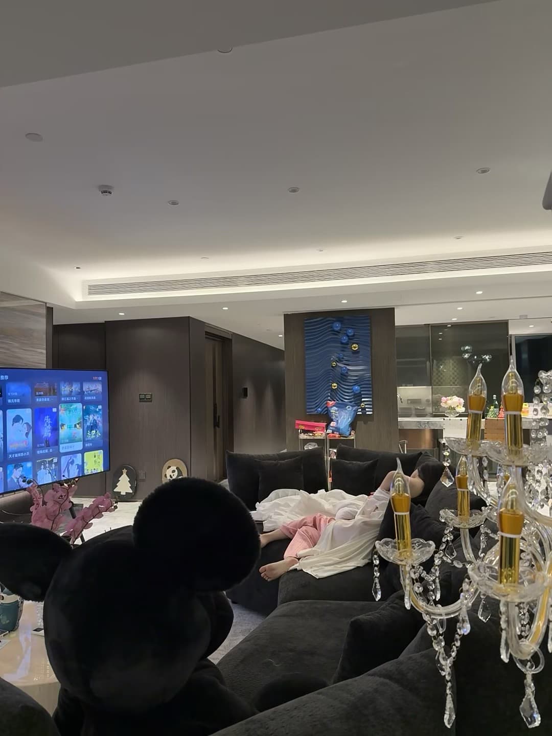 深夜沙发瘫成米奇｜谁懂啊这蓝波浪墙是真绝了封面图