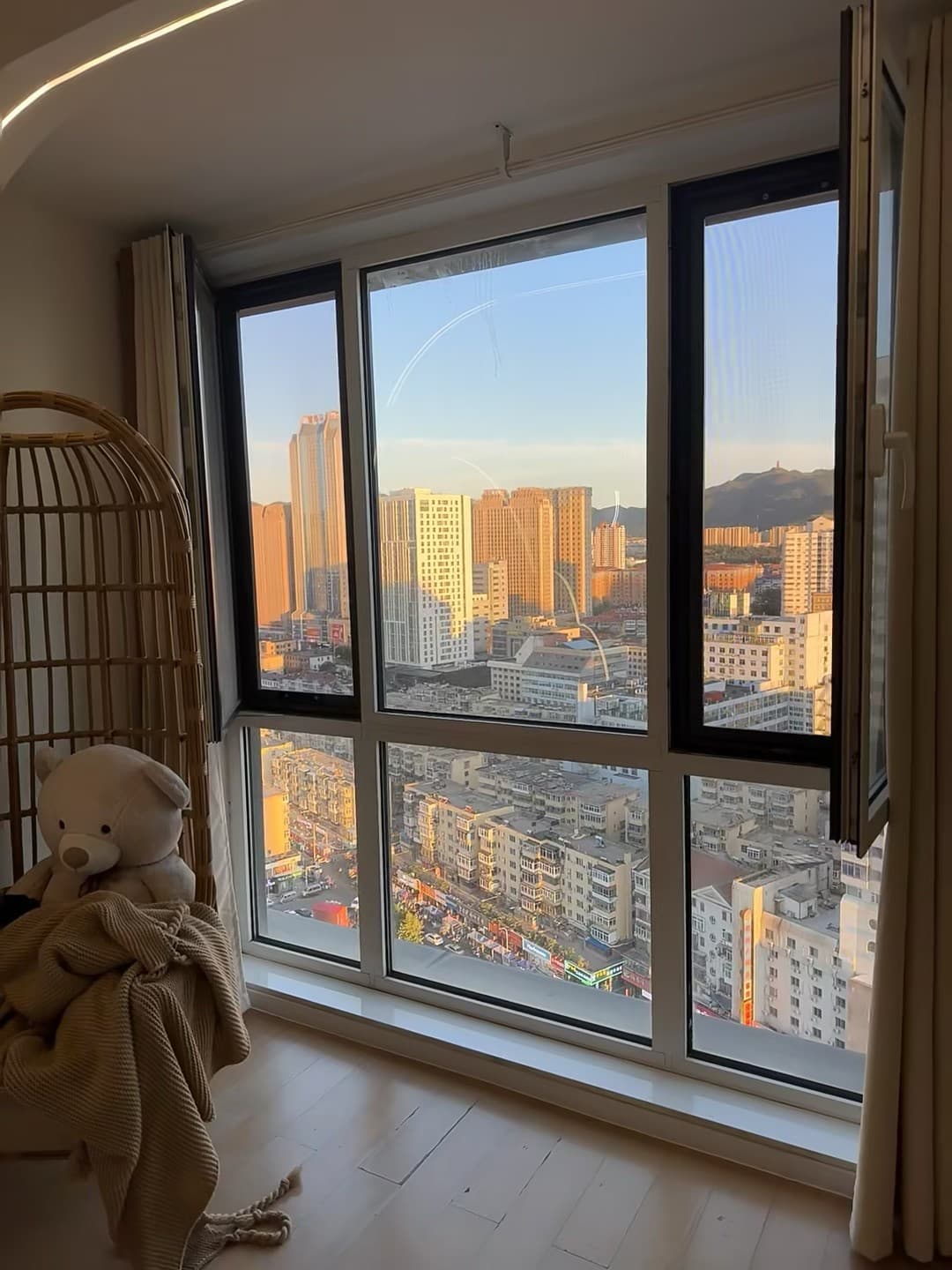 新家落地！阳光洒满窗台的瞬间，突然想哭…封面图