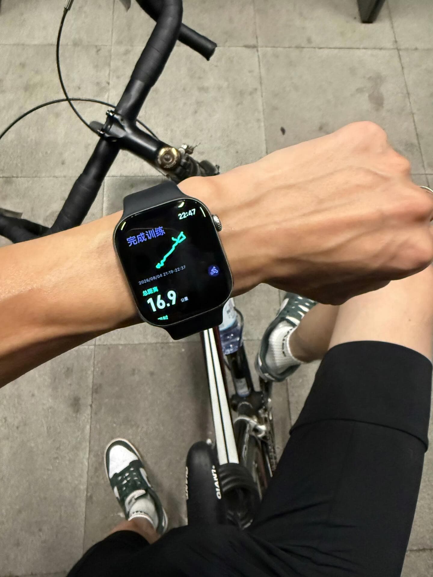 骑完16.9km，手腕还留着绿线轨迹✨封面图
