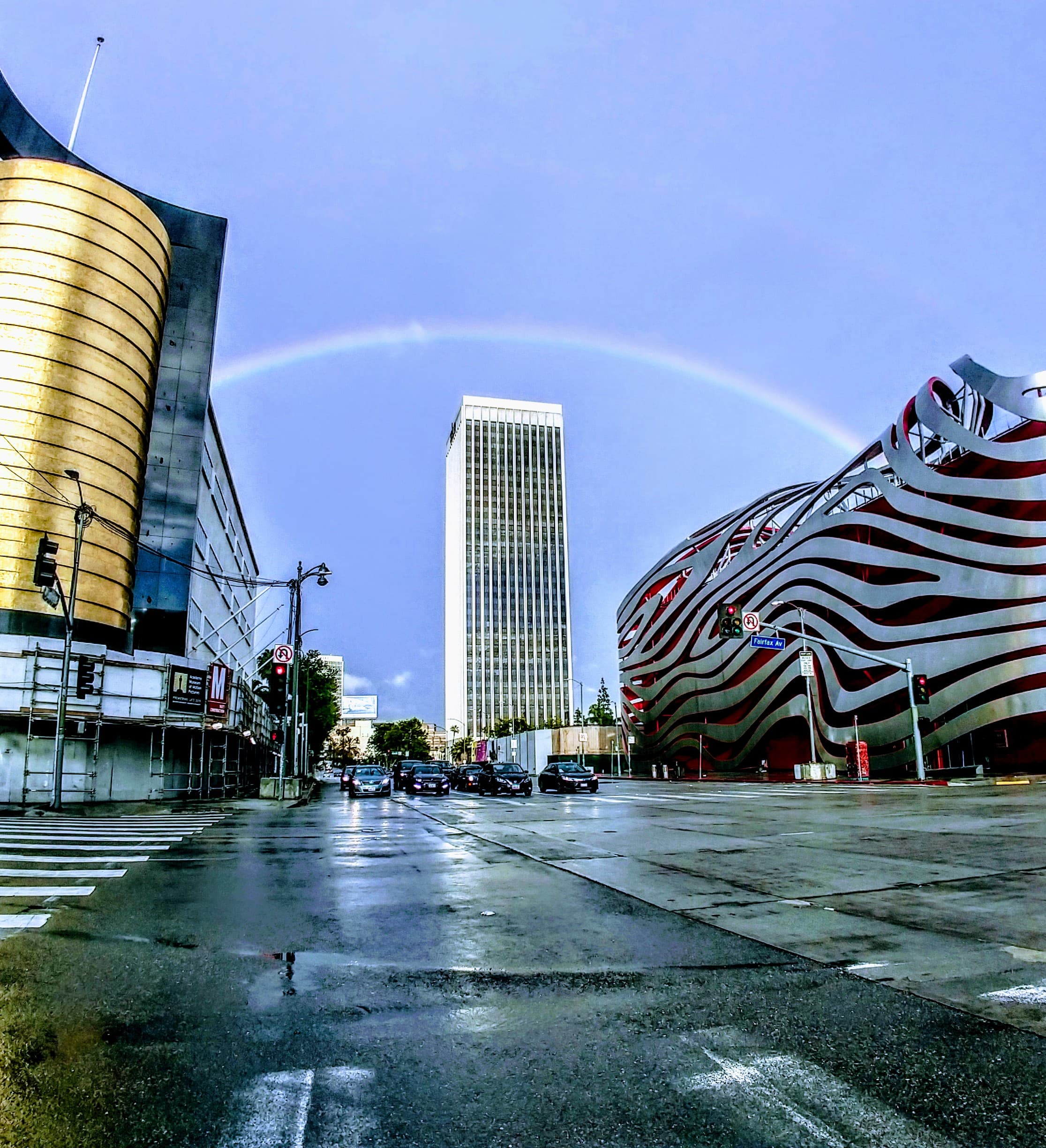 雨后彩虹突然挂天边，路过Downtown的瞬间被治愈了封面图