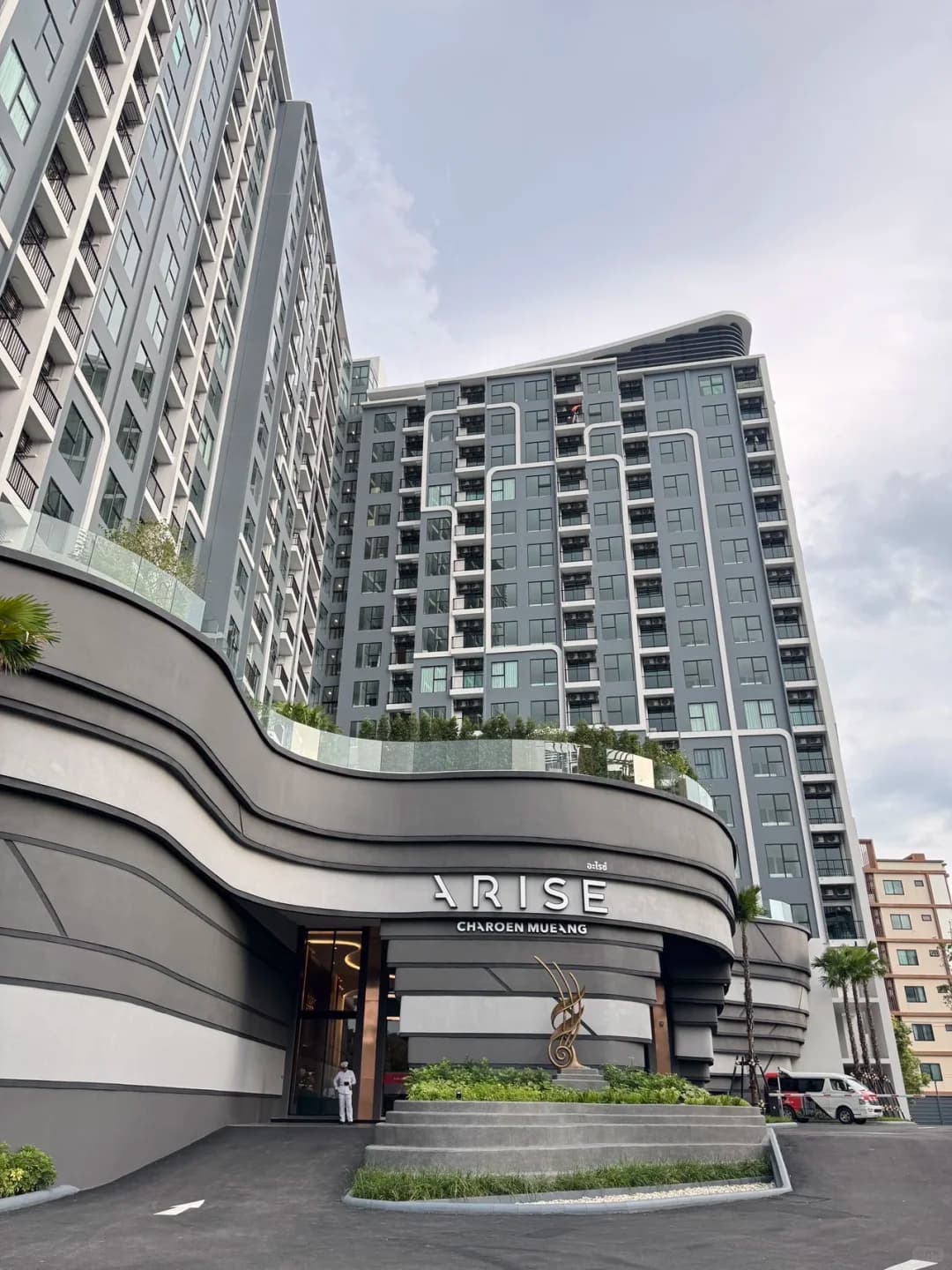 清迈高端公寓arise2两卧两卫还有一多功能房封面图