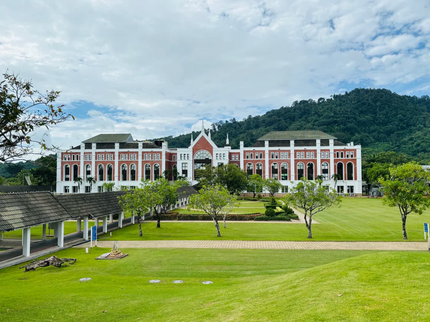 🇹🇭有幸用中文在普吉英国国际学校录制视频封面图