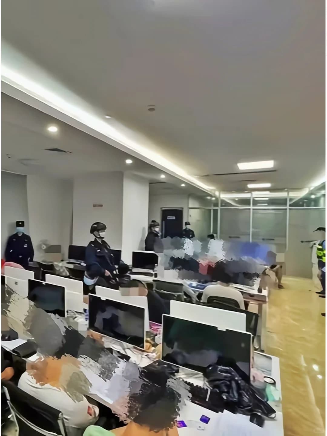 震惊！好好上个班，诈骗了！？封面图