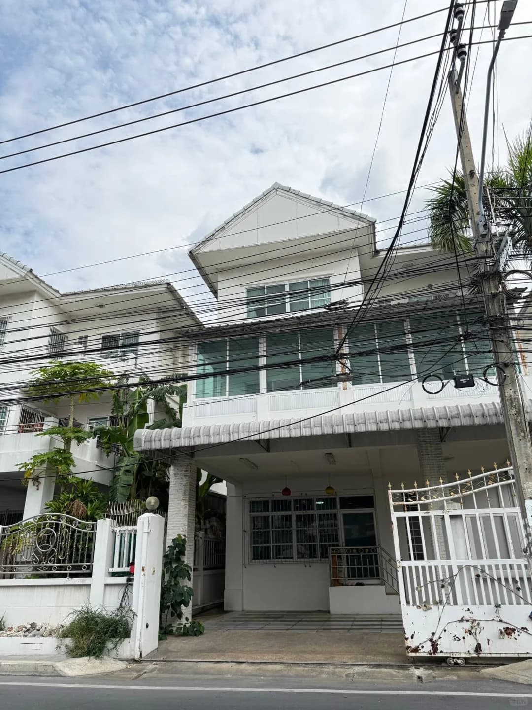 曼谷辉煌黄金区域中心高级联排别墅商住俩用封面图