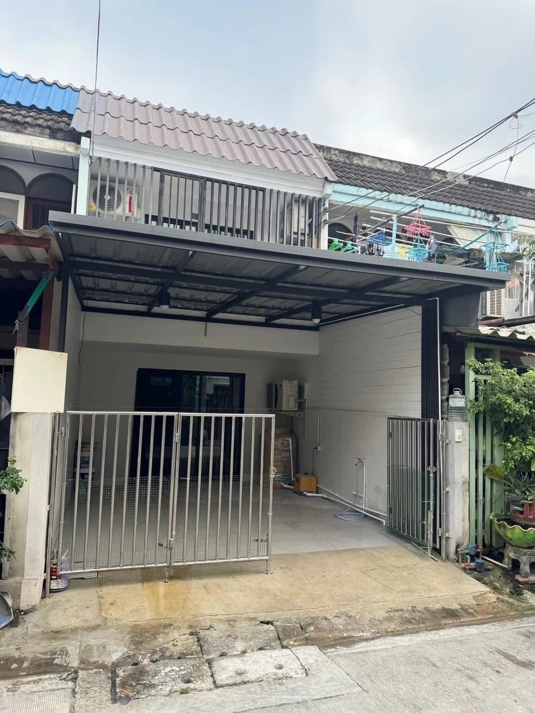 🇹🇭辉煌区联排别墅出租靠近MRT封面图
