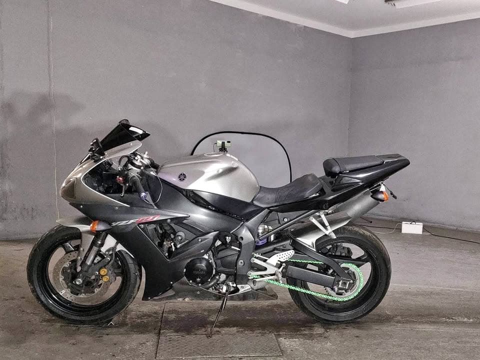 YAMAHA R1封面图