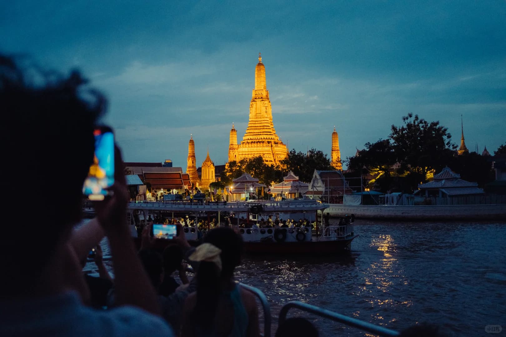 🇹🇭曼谷花的最值的8块钱！夜游湄南河封面图