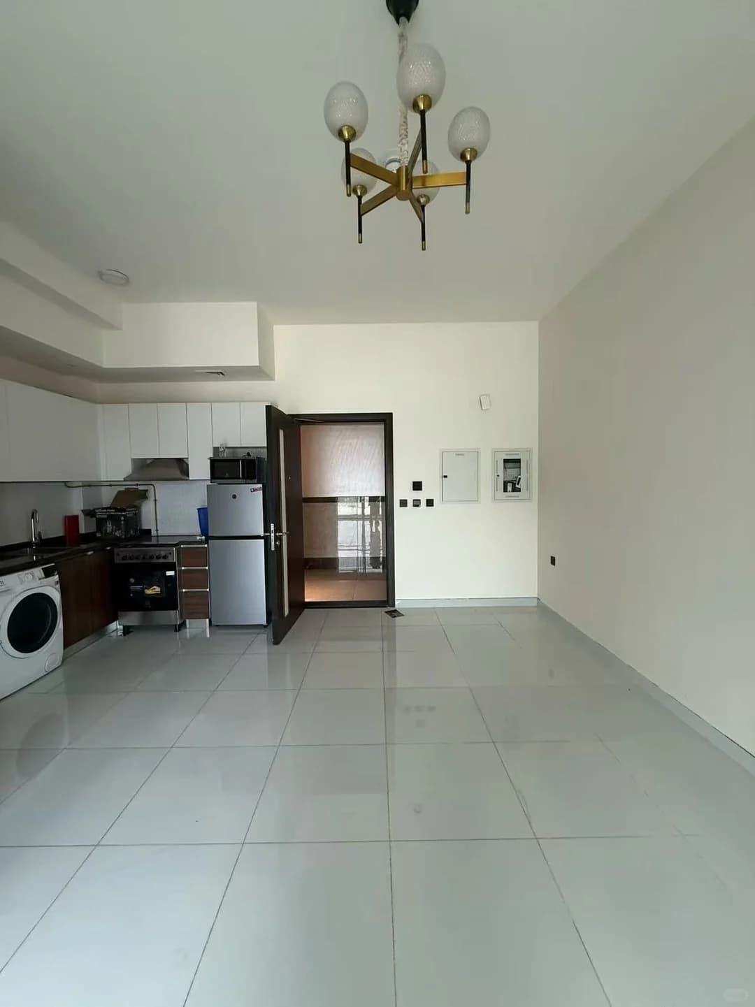 Dubai Longze Phase 1 Studio封面图