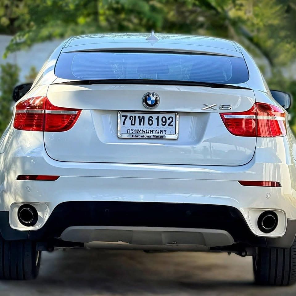 2011款宝马X6 3.0d xDrive，一手车无事故，73.5万泰铢封面图