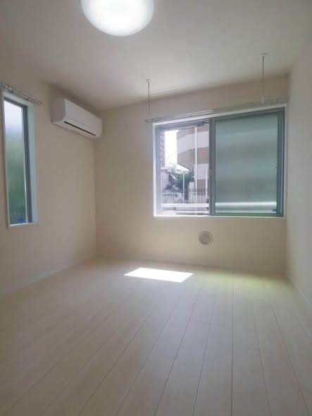 AFFORDABLE APARTMENT IN封面图