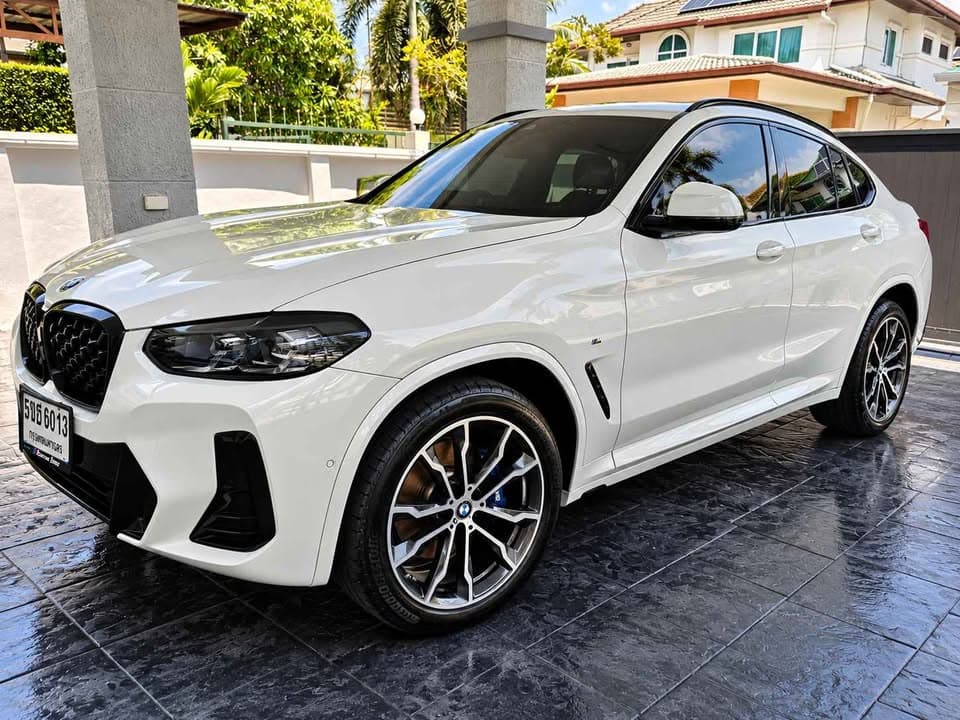 Beautiful BMW X4 M Sport, combining sporty封面图