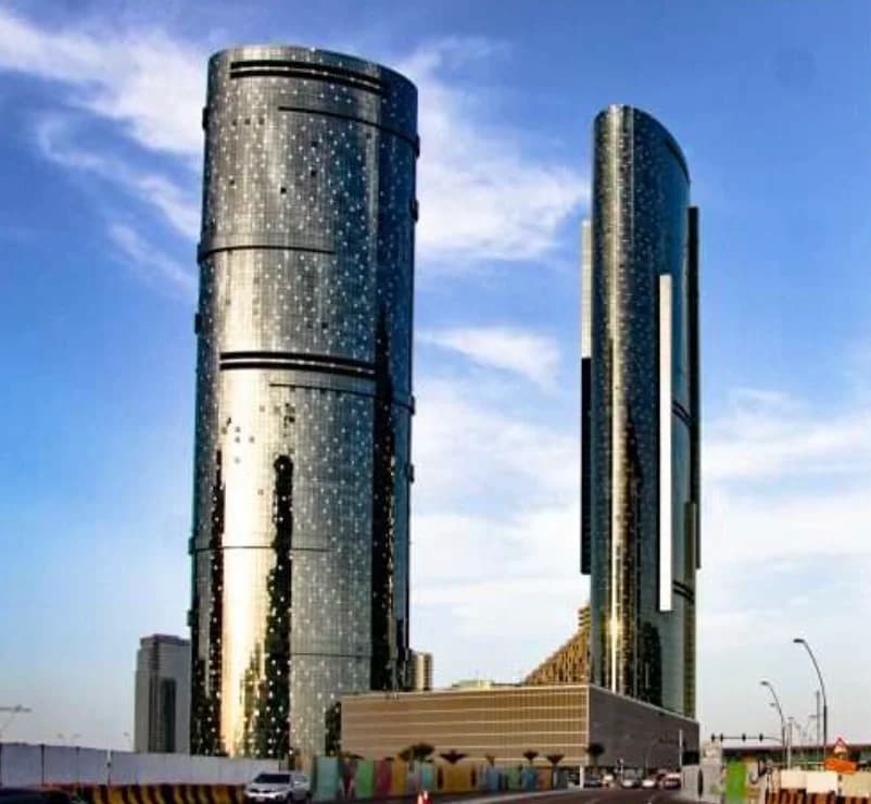 Is buying a house in Abu Dhabi just for living? Or is it for封面图