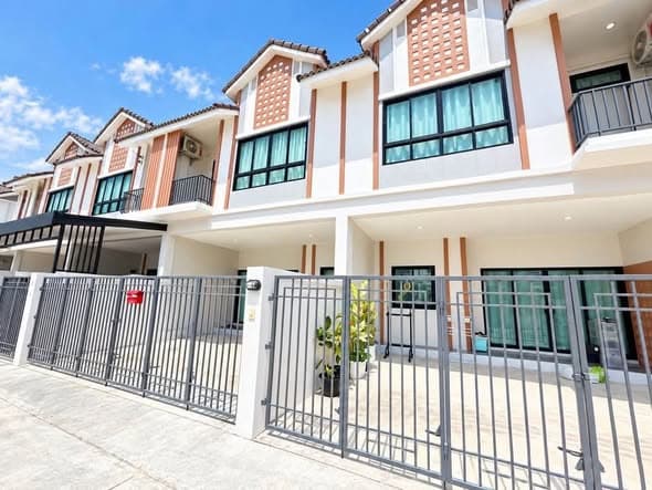 芭提雅Toongklom Tanman三居室公寓出租，月租28000泰铢，拎包入住带泳池车位封面图