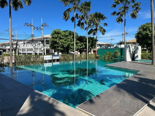 芭提雅近素坤威500米精装独栋别墅，499万含全套家具家电拎包入住封面图