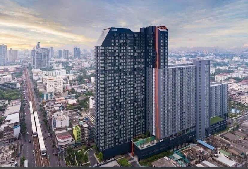 紧邻 BTS Bangchak 站封面图