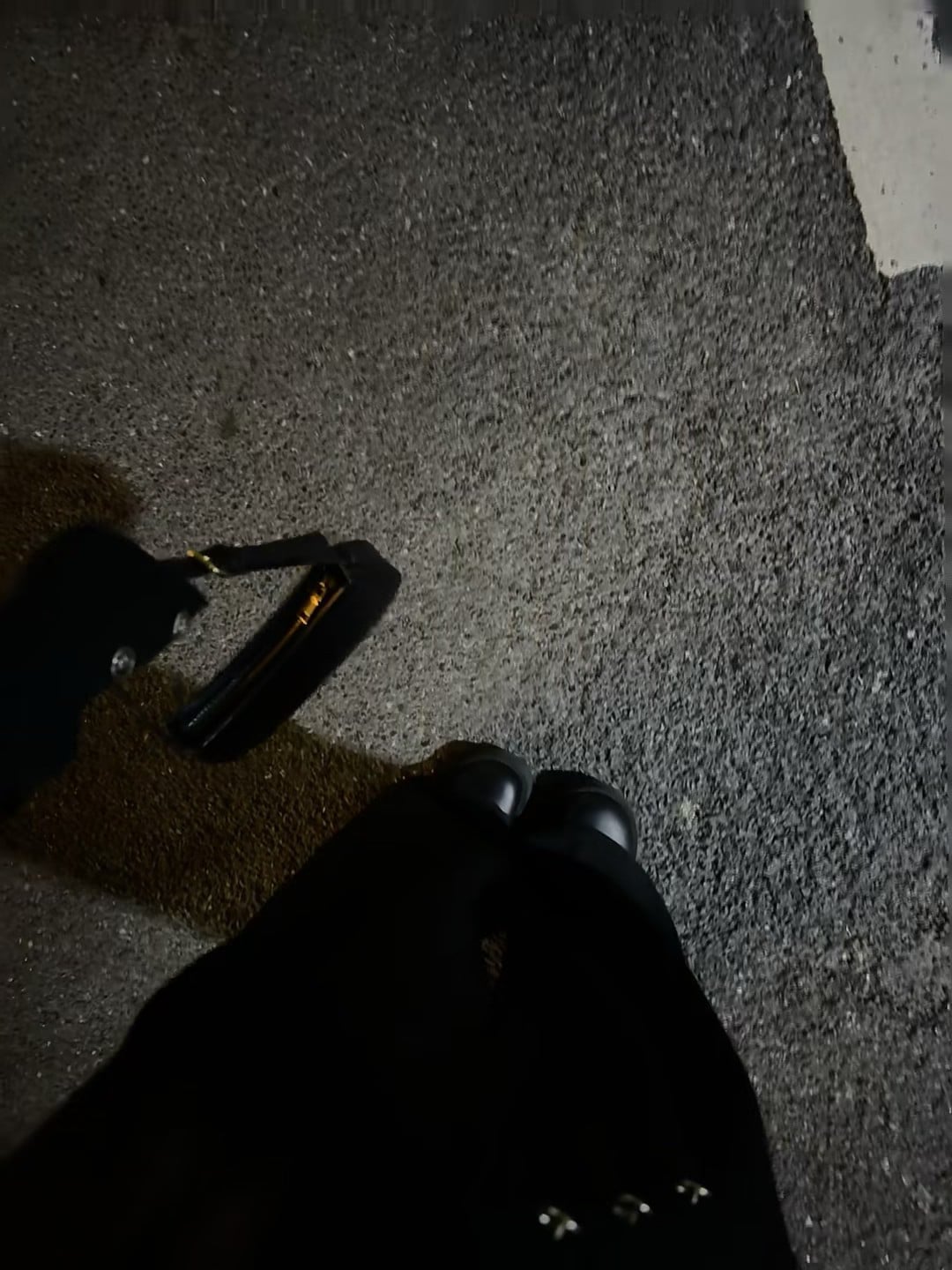 夜跑归家路上，包掉地上那刻我笑出声😅