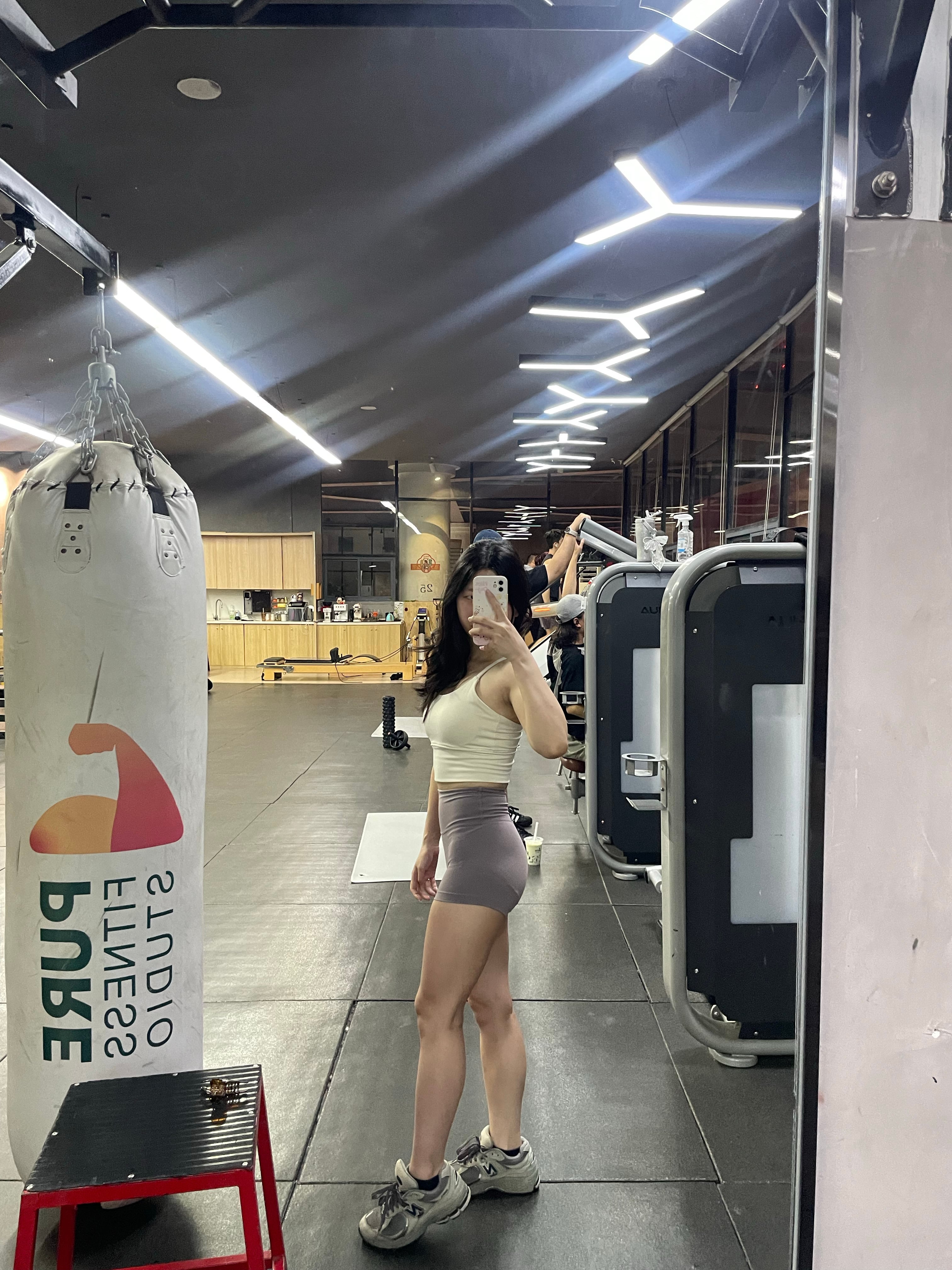 练完腿的满足感，连拳击沙袋都比我更懂我