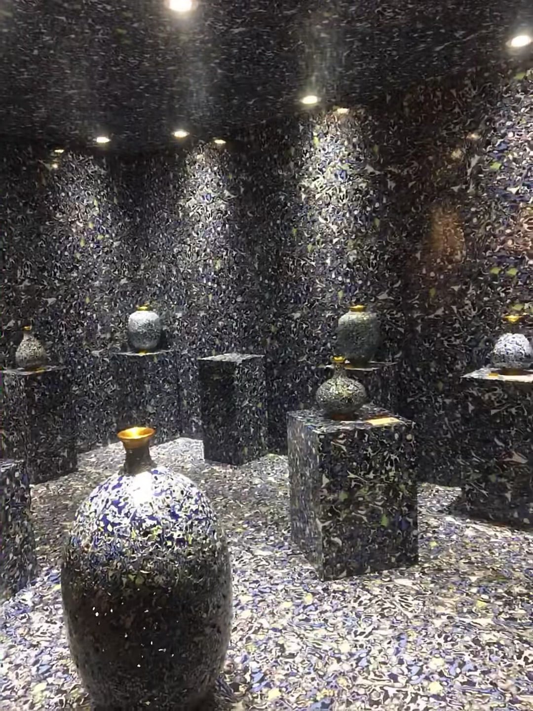 今天在Art Museum的‘星空展厅’愣住了…连天花板都在撒碎钻✨
