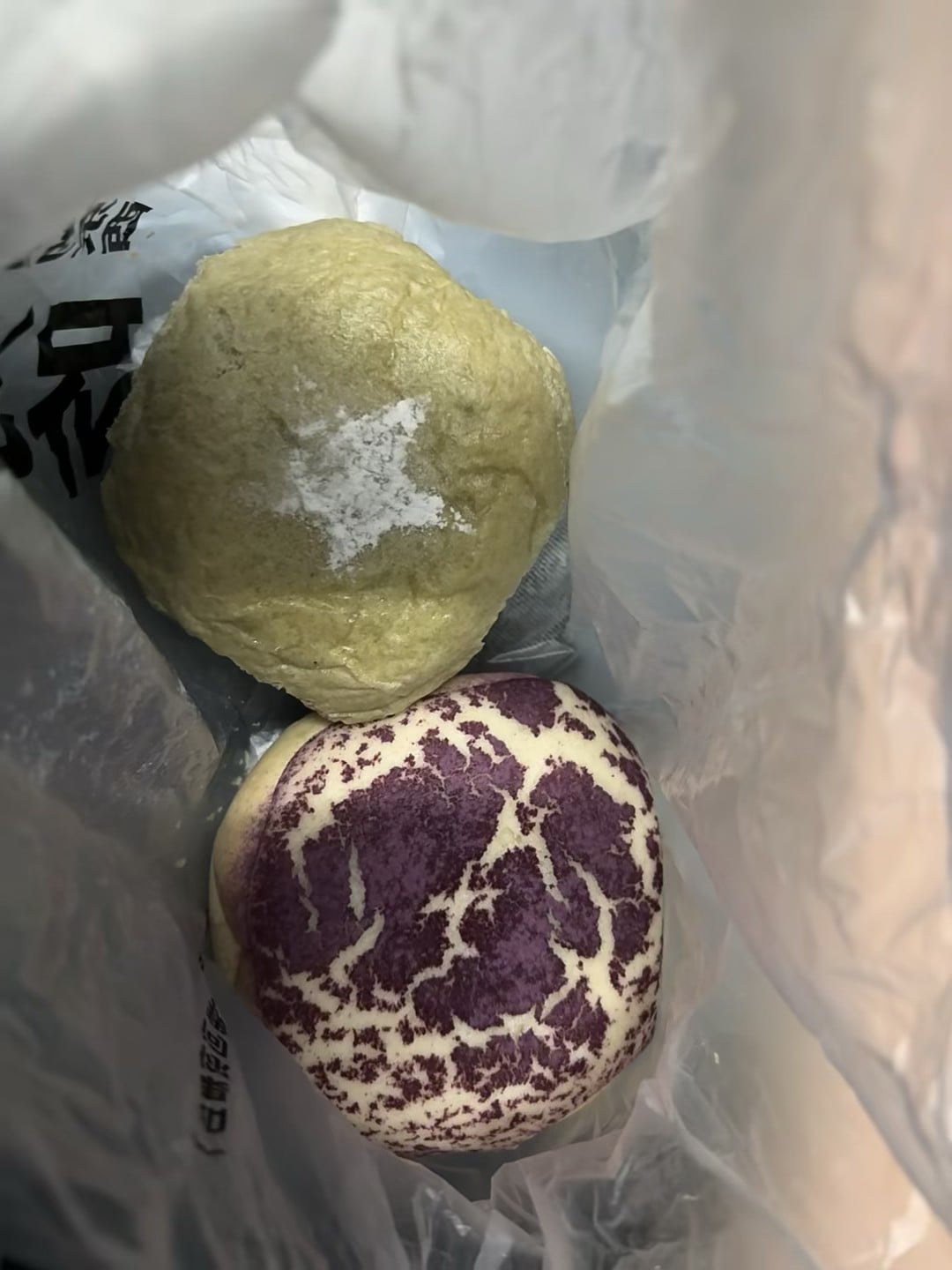 街角面包店的意外彩蛋：抹茶+紫薯斑点款，谁懂啊！
