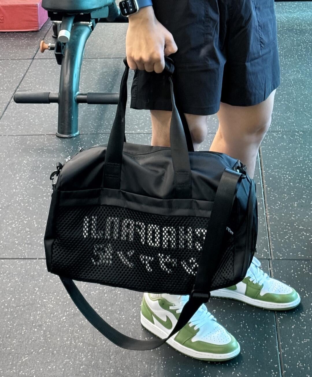 健身包里塞了啥？今天在Gym练到腿软