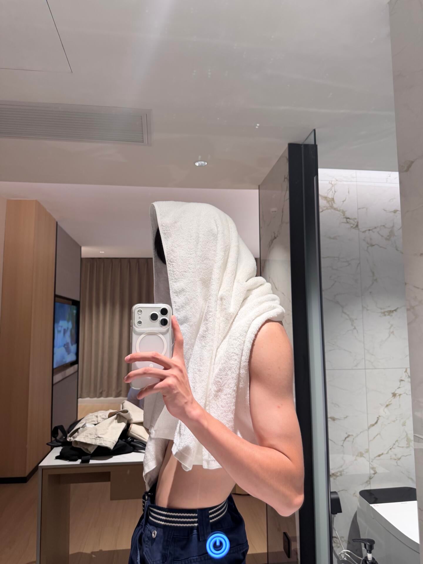 刚从健身房出来，毛巾裹头是本体的默认造型 😅