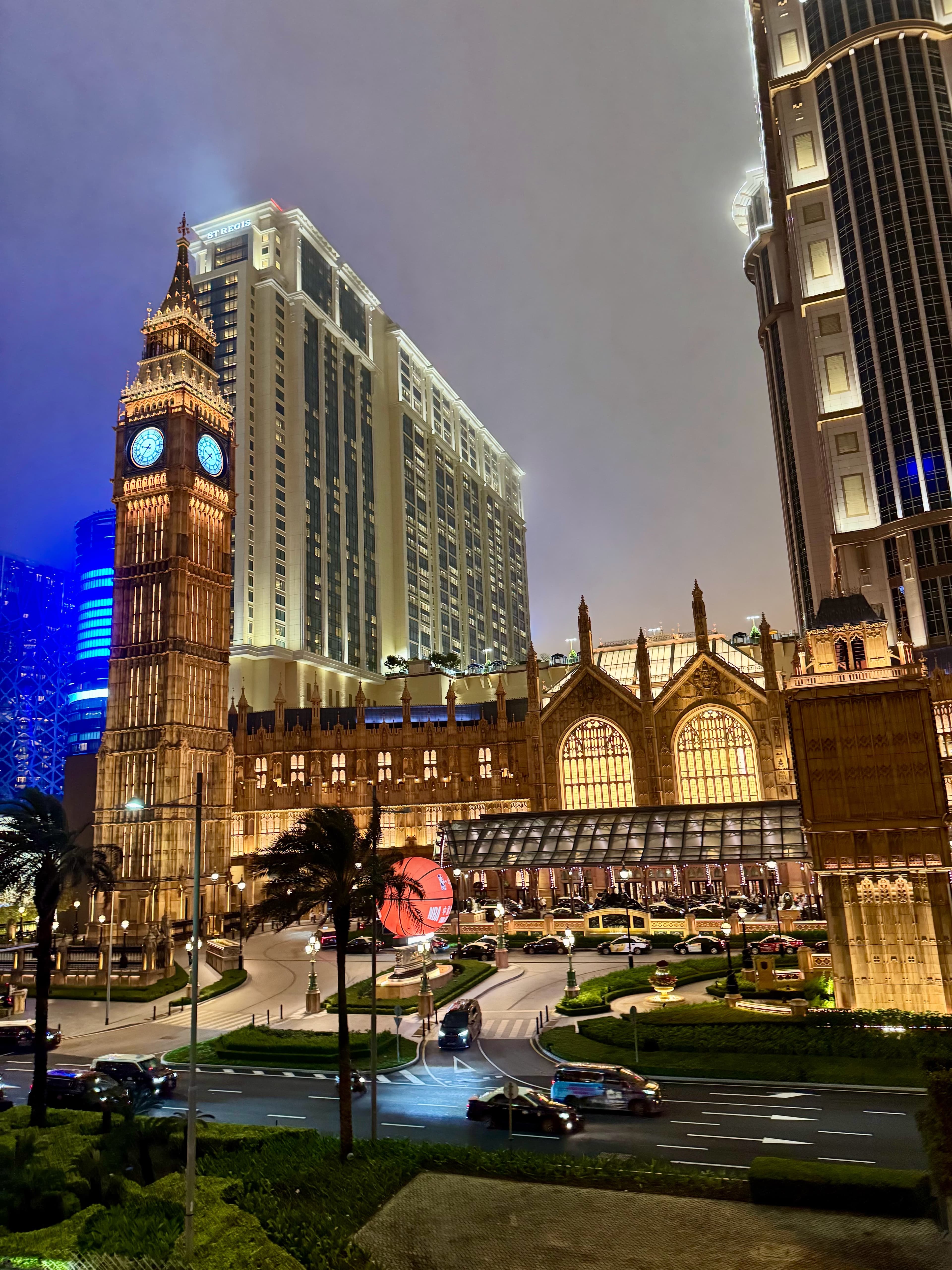 澳门夜景随手拍|大本钟和NBA篮球同框,这波复古未来感绝了封面图