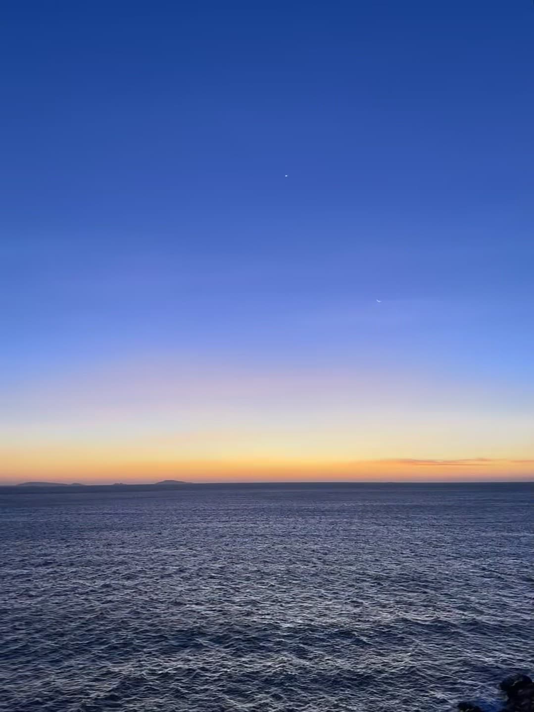 日落时分海边偶遇两颗星,像在给晚风写情书🌙封面图