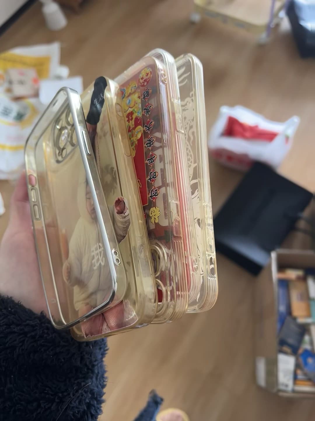 新手机壳到货!谁懂啊这叠透明壳子的厚度感封面图