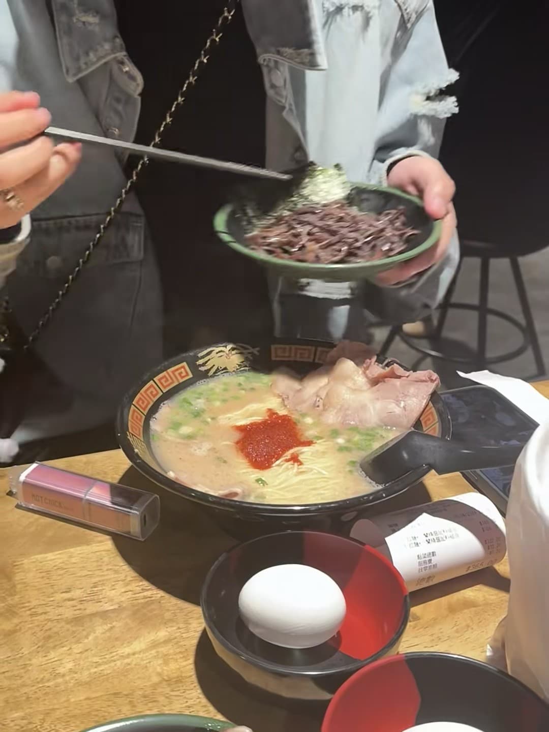 深夜拉面局|谁懂啊这碗汤的香气直接冲进鼻腔封面图