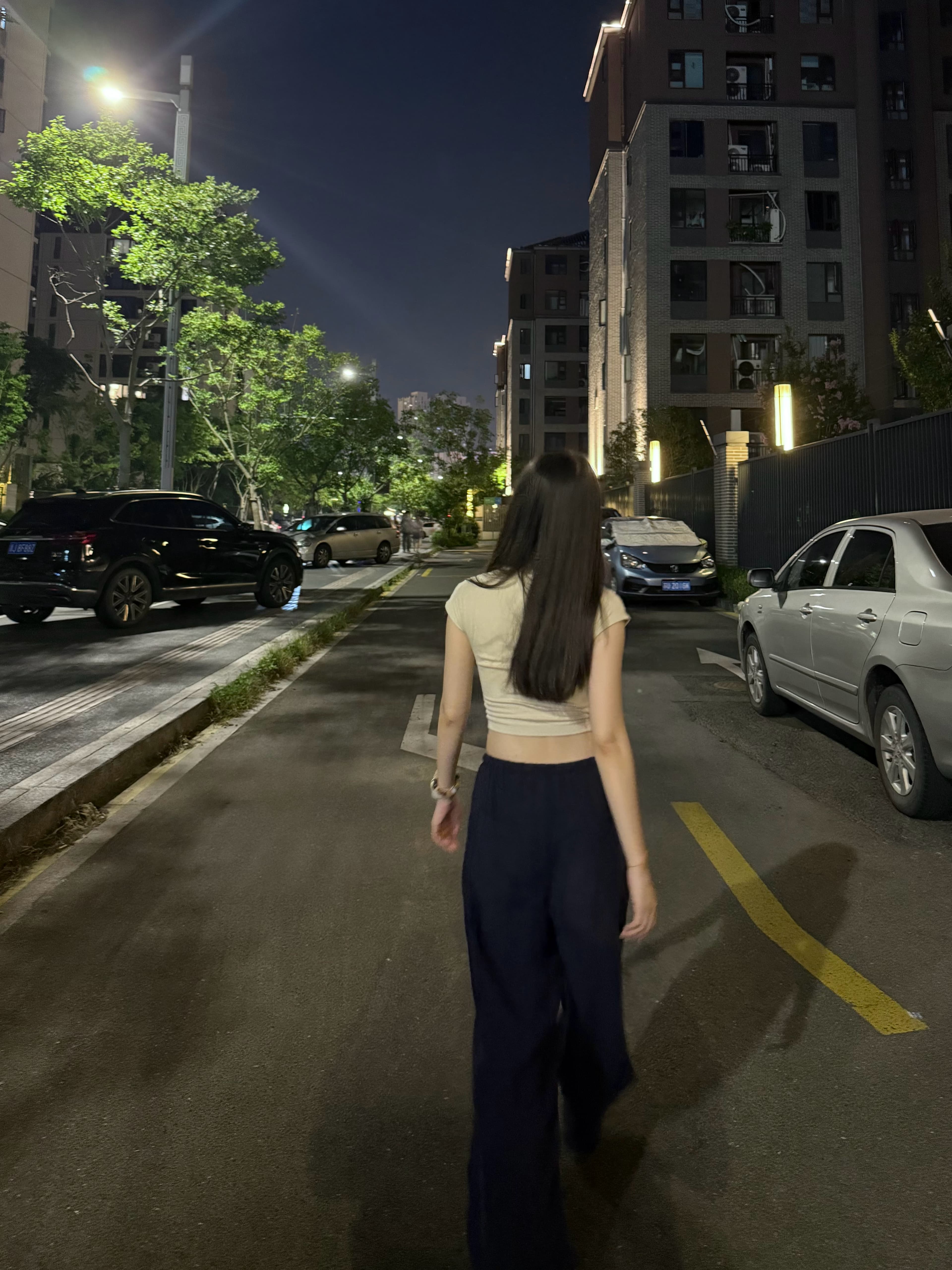 夜路散步,风把发丝吹成一道光✨封面图