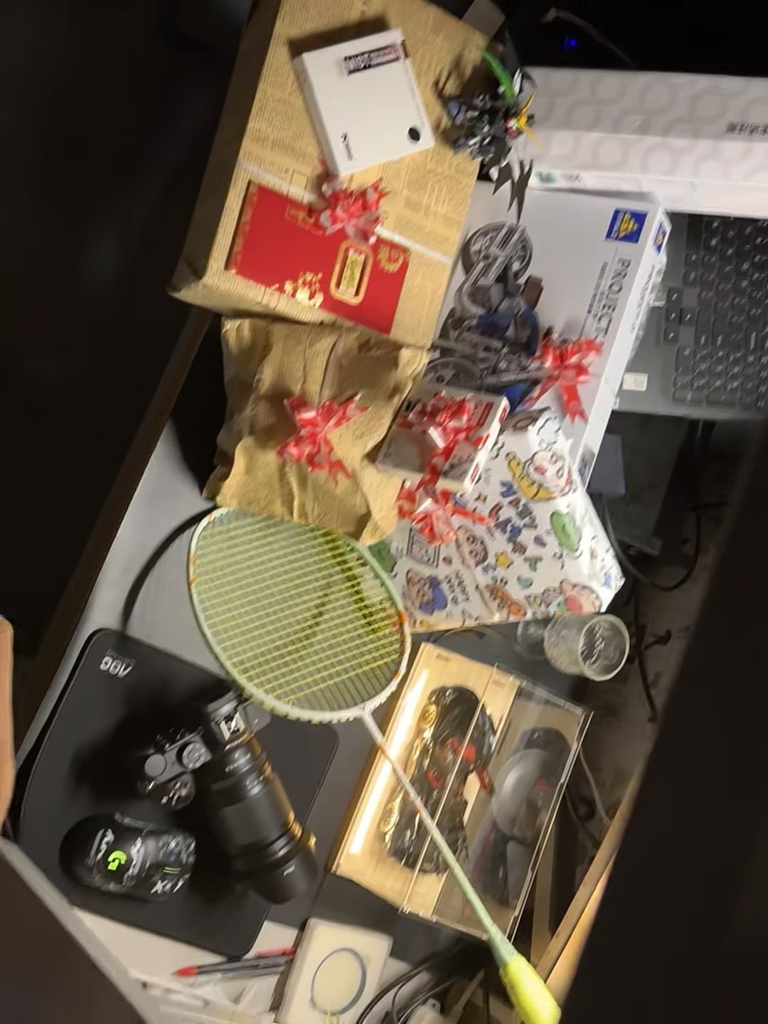 新家第一波开箱:羽毛球拍+模型+红包,生活仪式感拉满封面图
