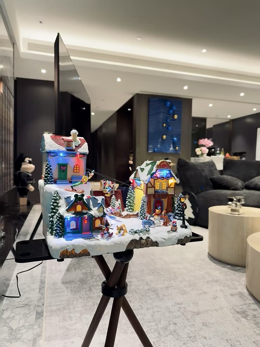 雪村小剧场上线!迪士尼朋友在瑞士雪山里滑雪+堆雪人,谁懂啊…封面图