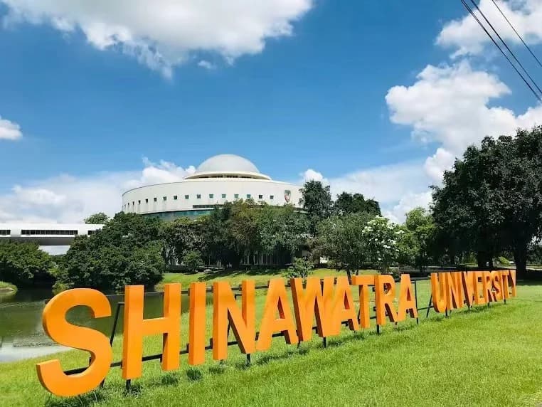你敢信这是学校?不知道还以为是 4A 景区呢封面图