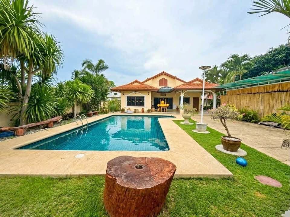 3 Beds 3 Baths - House封面图