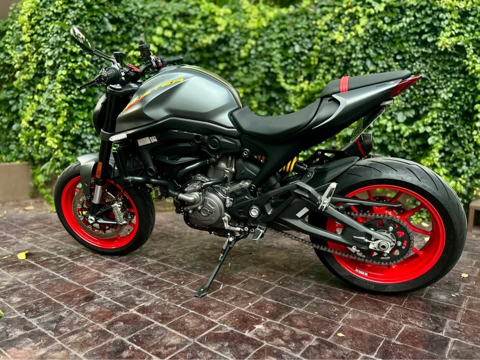 Ducati Monster 937 • 2,700 km • Ducati Warranty • Termignoni封面图