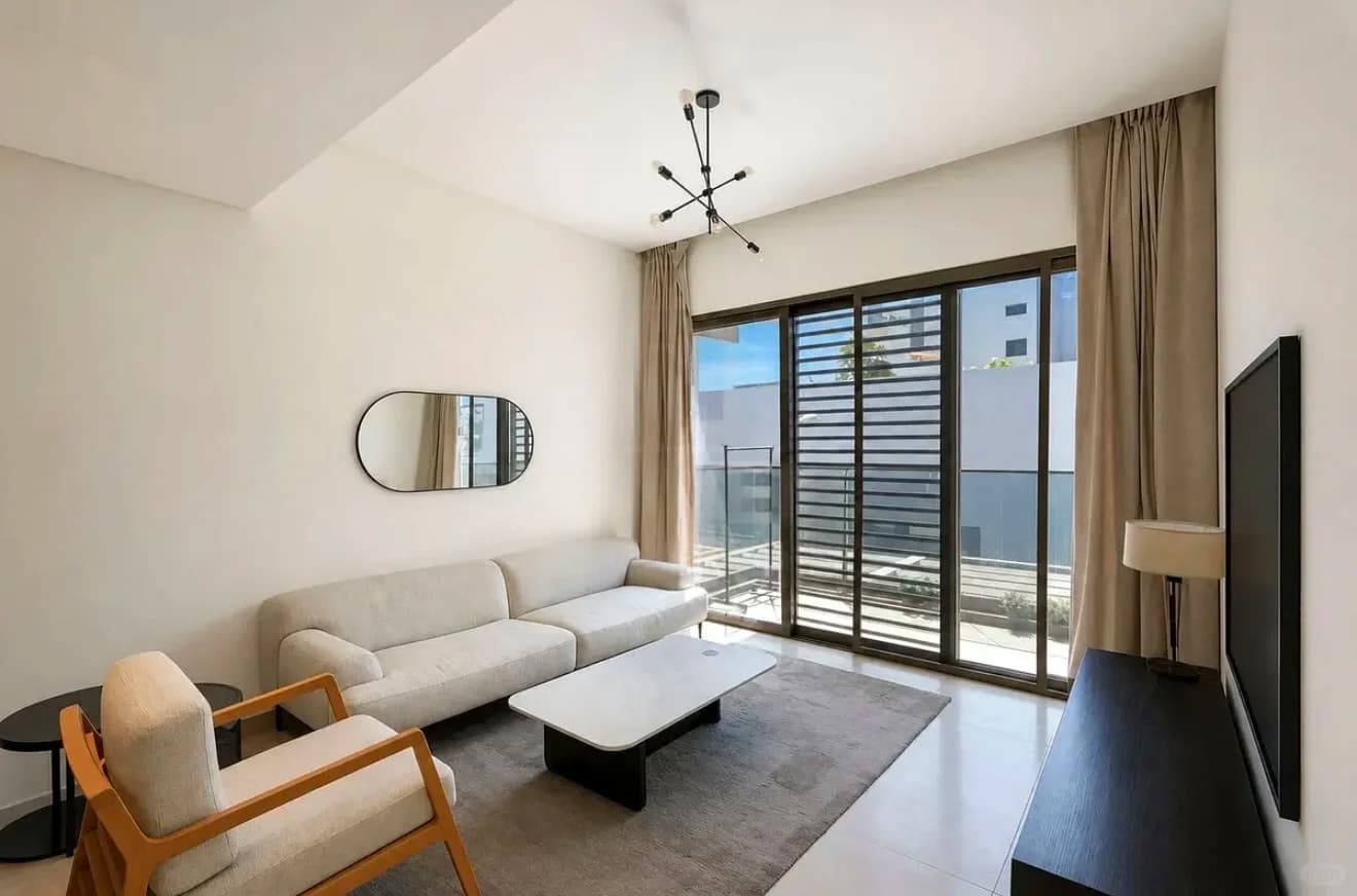 I am renting a JVC property in Dubai for a short term, with封面图